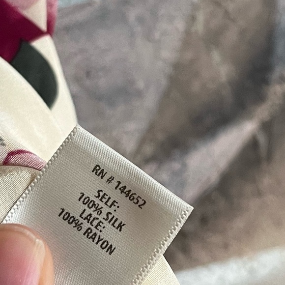 Stone Cold Fox SILK Floral Fox Robe Rose - Picture 9 of 13